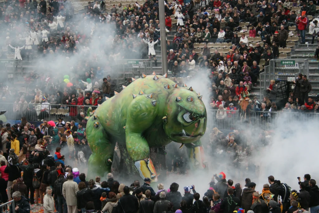 Brotóns cabalgatas niza carnaval france espectáculo disfraces