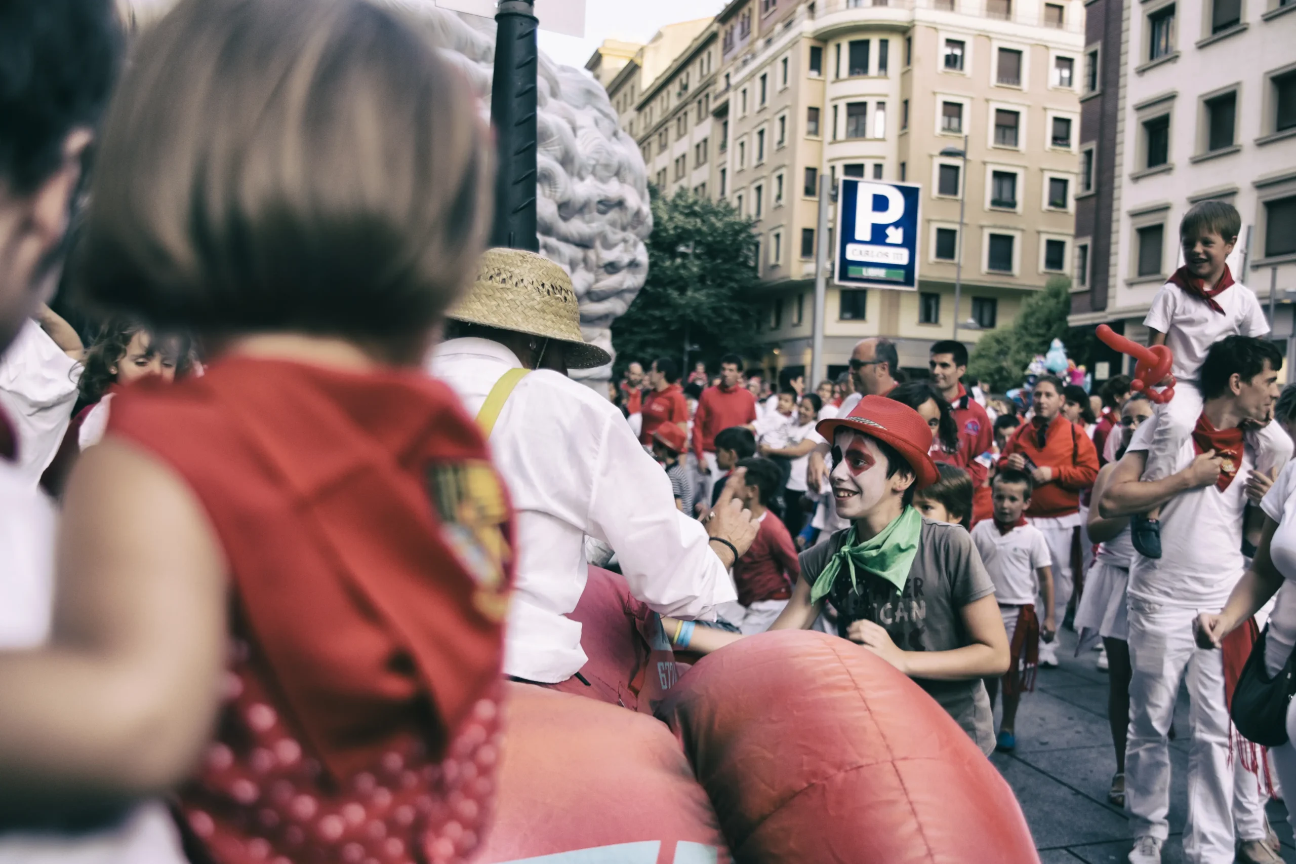 Brotóns cabalgatas pamplona san fermines espectáculo disfraces